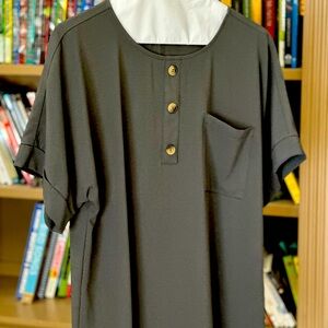 Zenana Outfitters Charcoal Gray Short Sleeve Top